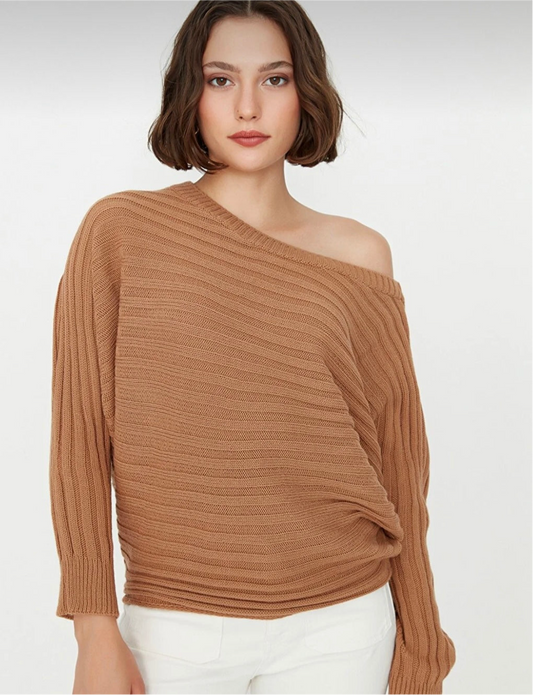 Camel Pullover